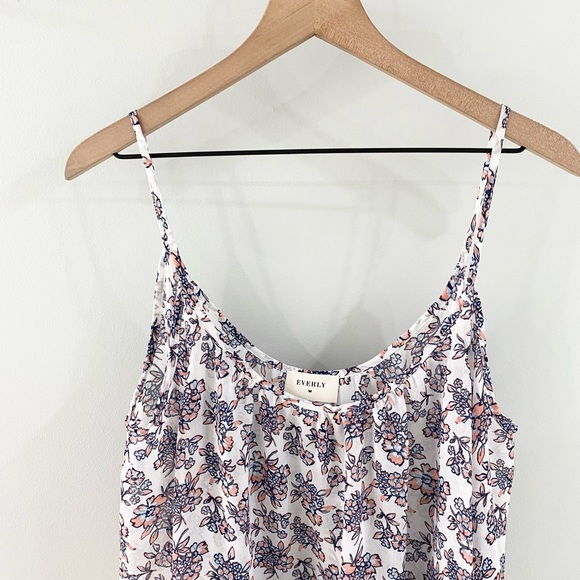 Everly Flora Cold Shoulder Blouse White Blue Size Large - Picture 2 of 6